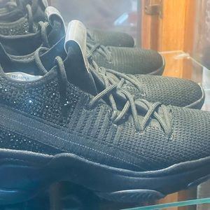 Women’s shoes